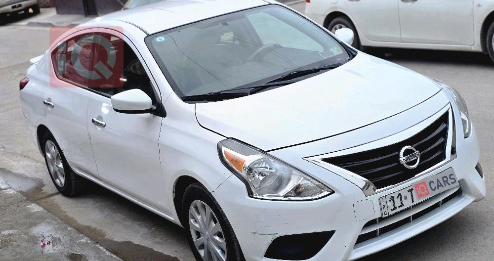 نیسان ڤێرسا